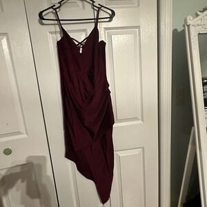 Windsor Burgundy Criss‎ Cross Neck Ruched Asymmetrical Midi Dress Size M